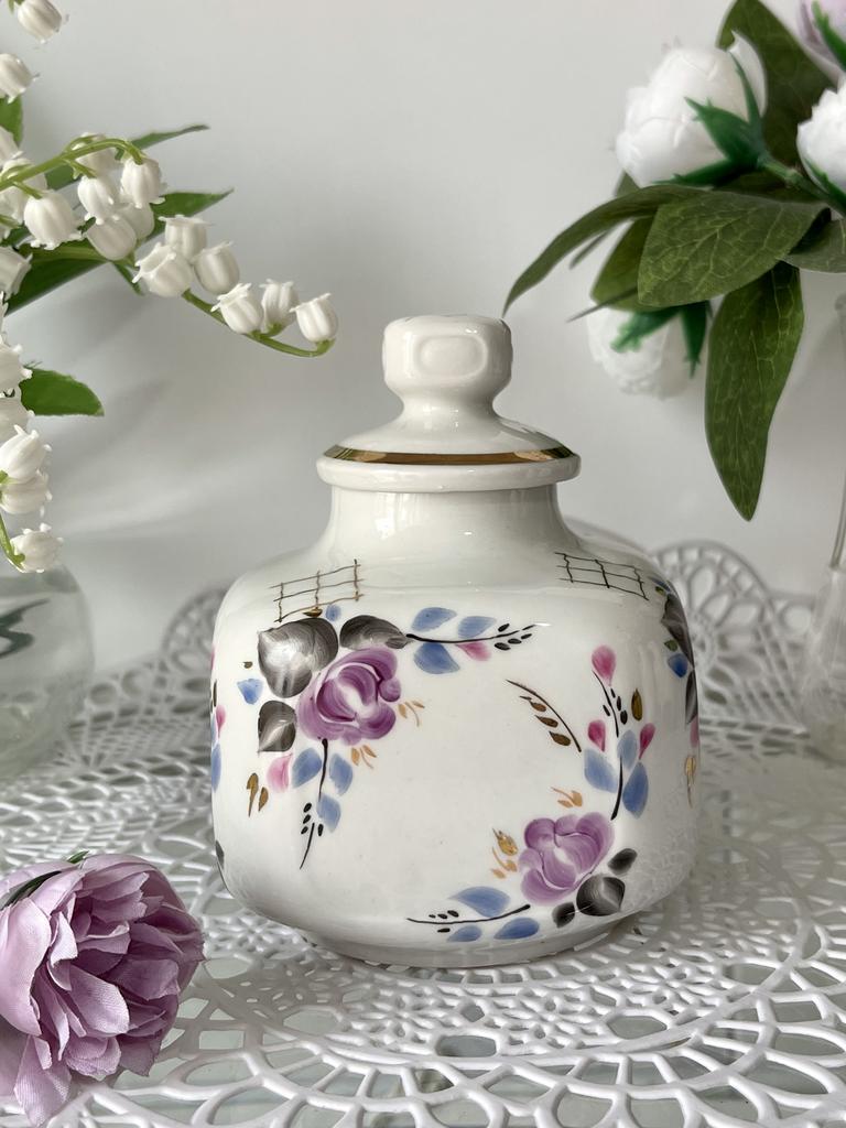 Фарфоровая чайная банка /чайница/