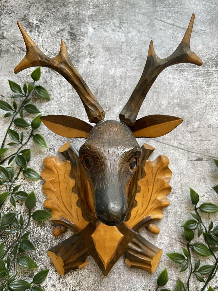 Панно с головой оленя. Дерево, резьба