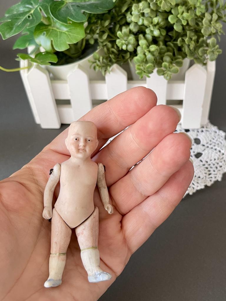 Антикварный пупсик из бисквитного фарфора