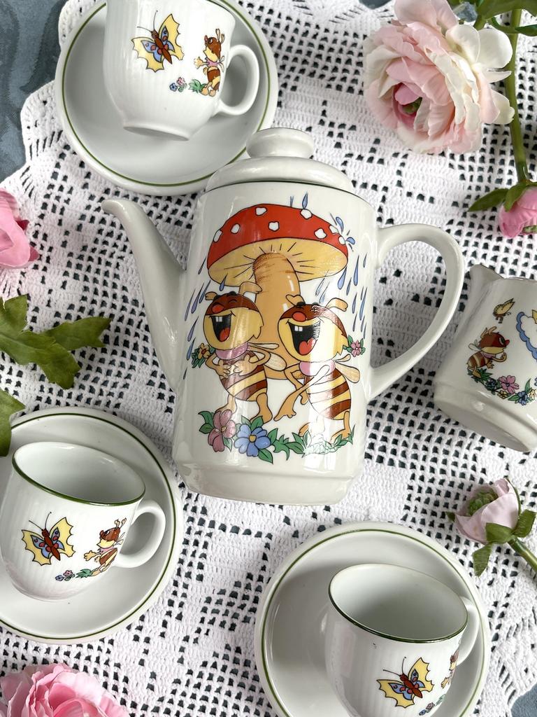 Детский фарфоровый сервиз «Пчелки» ГДР