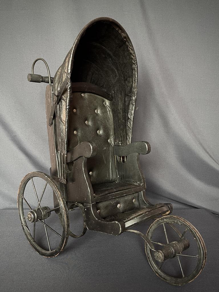 Большая акцентная коляска для старинной куклы
