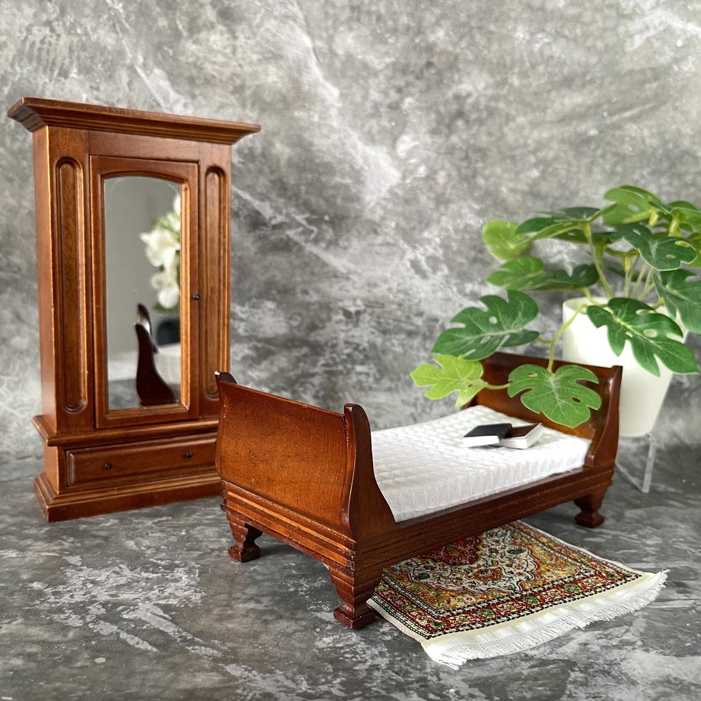 Деревянная мебель для кукол