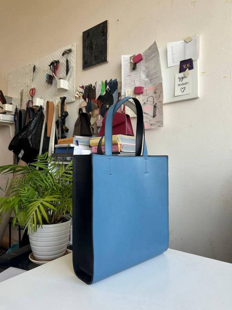 шопер дроп, молочная, голубая и черная кожа