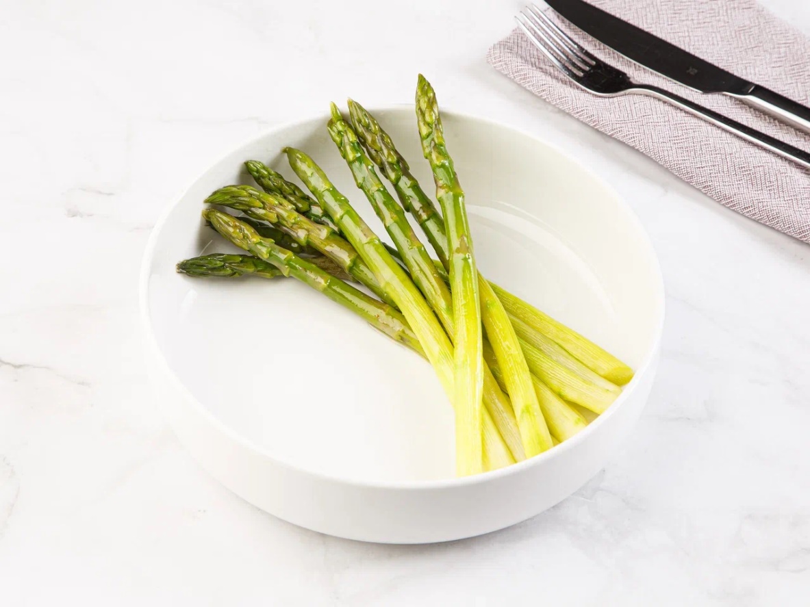 Зеленая спаржа на пару 100 г