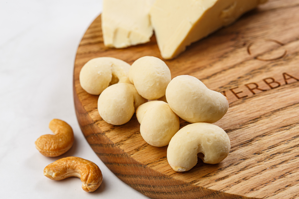 Орехи в белом шоколаде в ассортименте