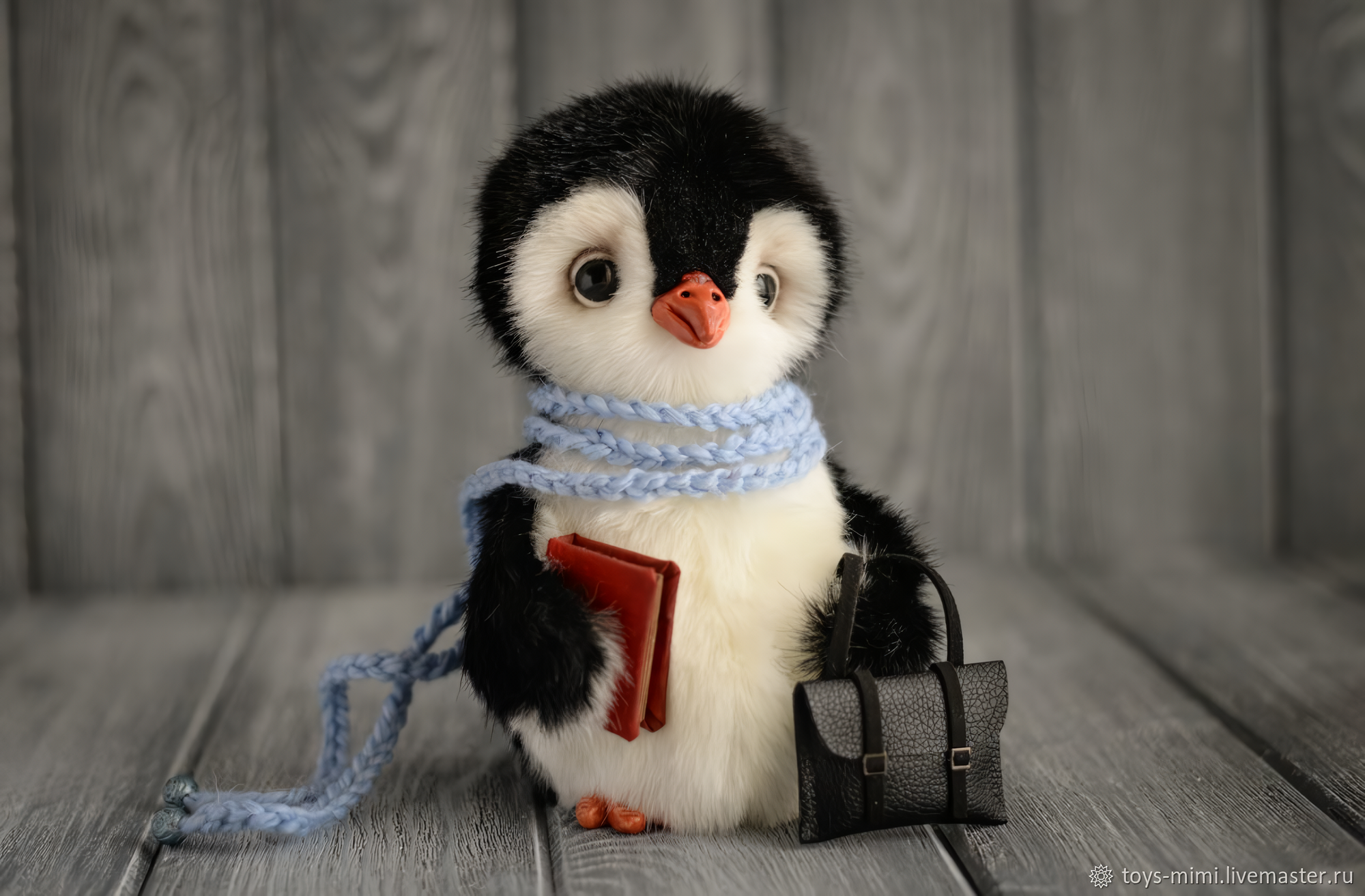 Игрушка ручной работы "Пингвинёнок"