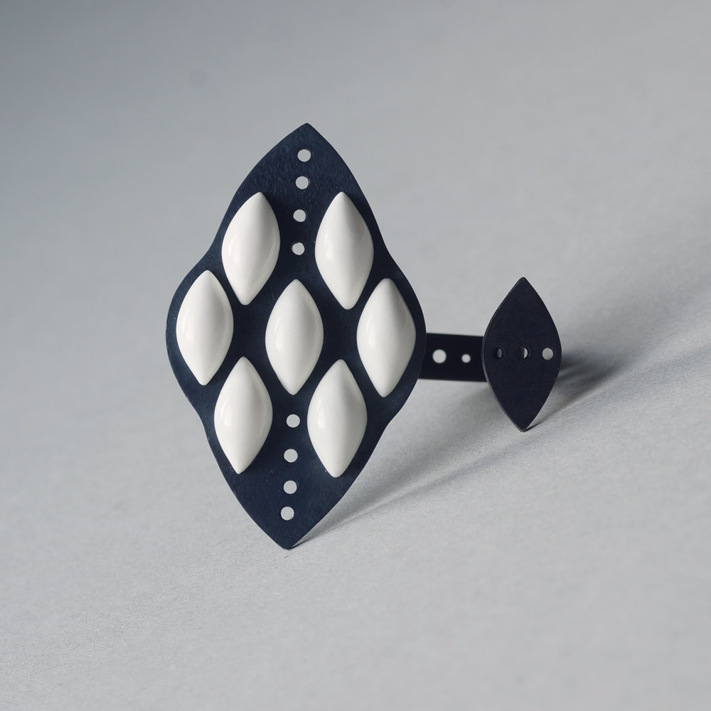 Кольцо  №3  с фарфором