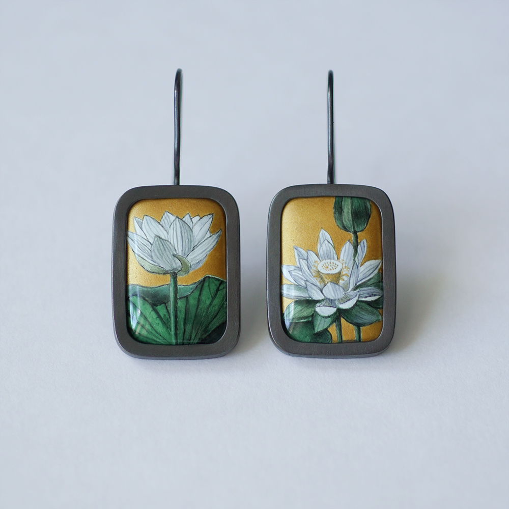 Серьги с горячей эмалью БЕЛЫЕ ЛОТОСЫ на заказ