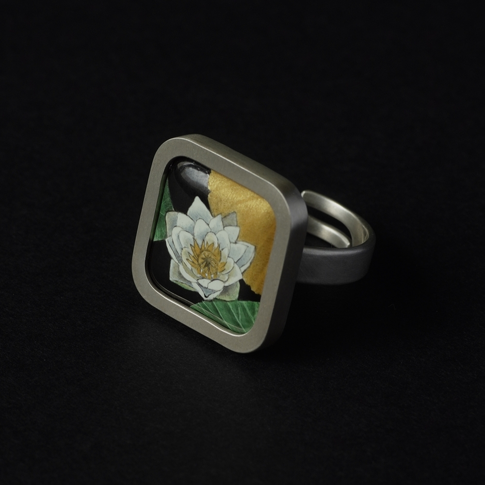 Кольцо с горячей эмплью КУВШИНКА БЕЛАЯ на заказ