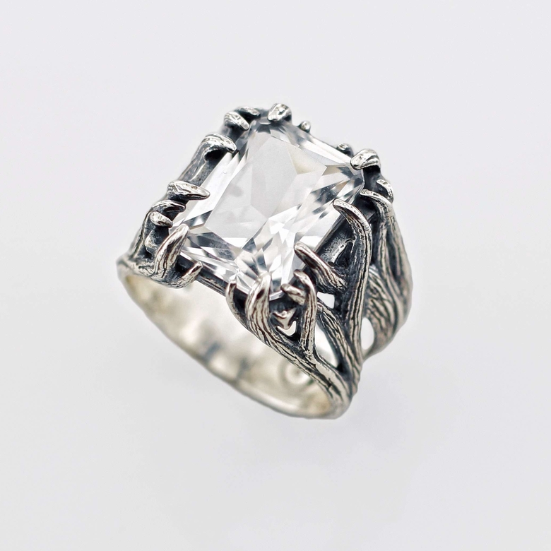 King of the night - rock-crystal