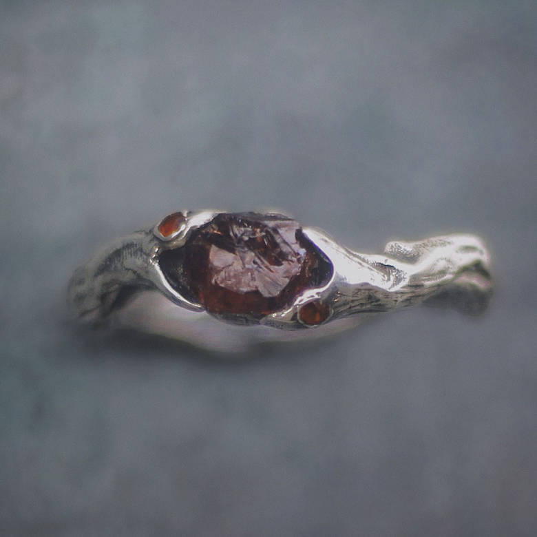 Red stone Guardians - garnet