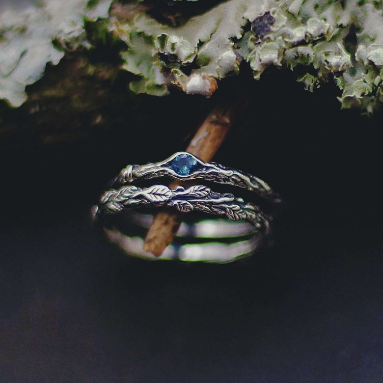 Set of thin rings with london topaz