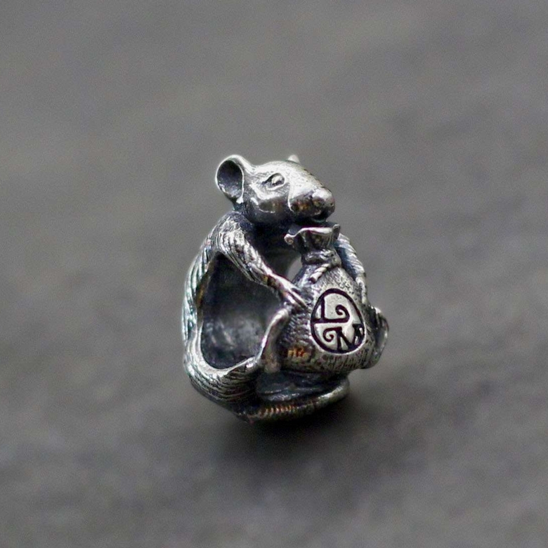 Treasure rat - bead