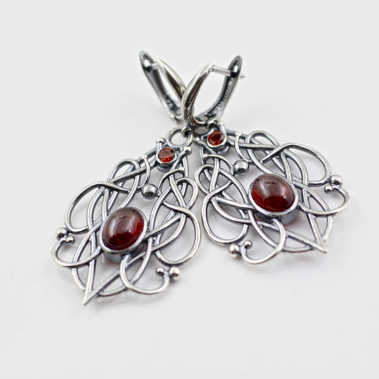Gowdie - garnet earrings