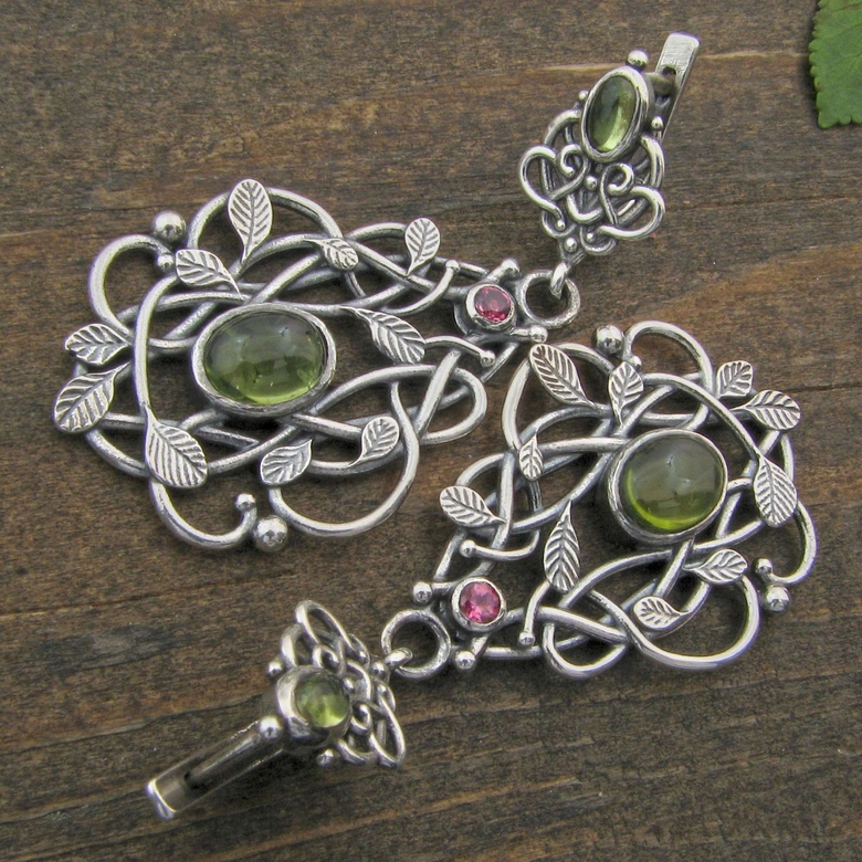 BELLE - peridot and tourmaline