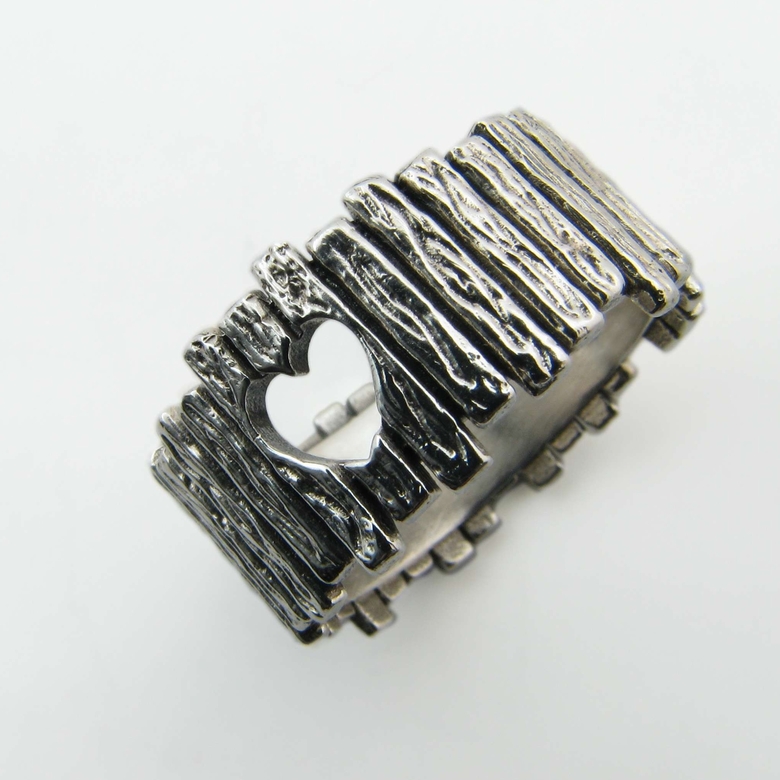 Fence with heart - ring