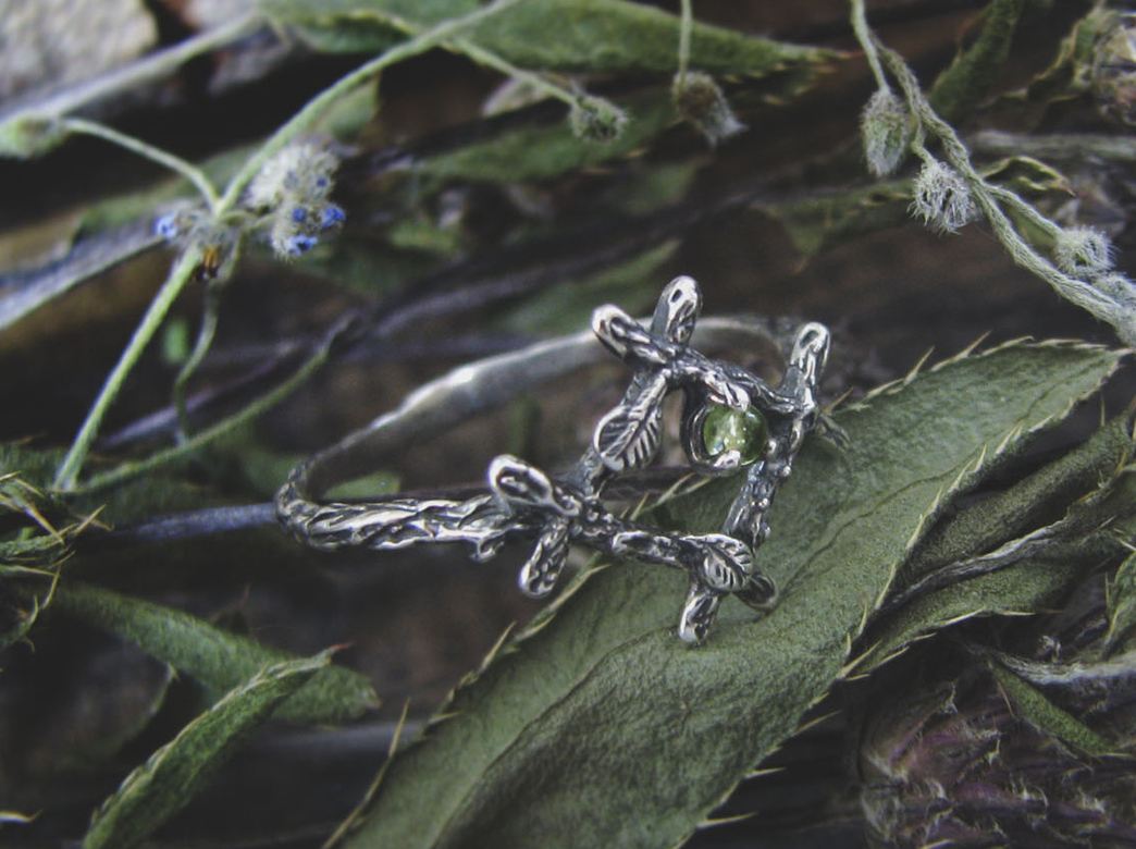 Cross -  ring with peridot