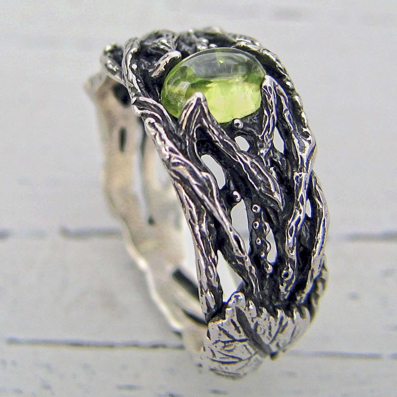 Papina - ring with peridot