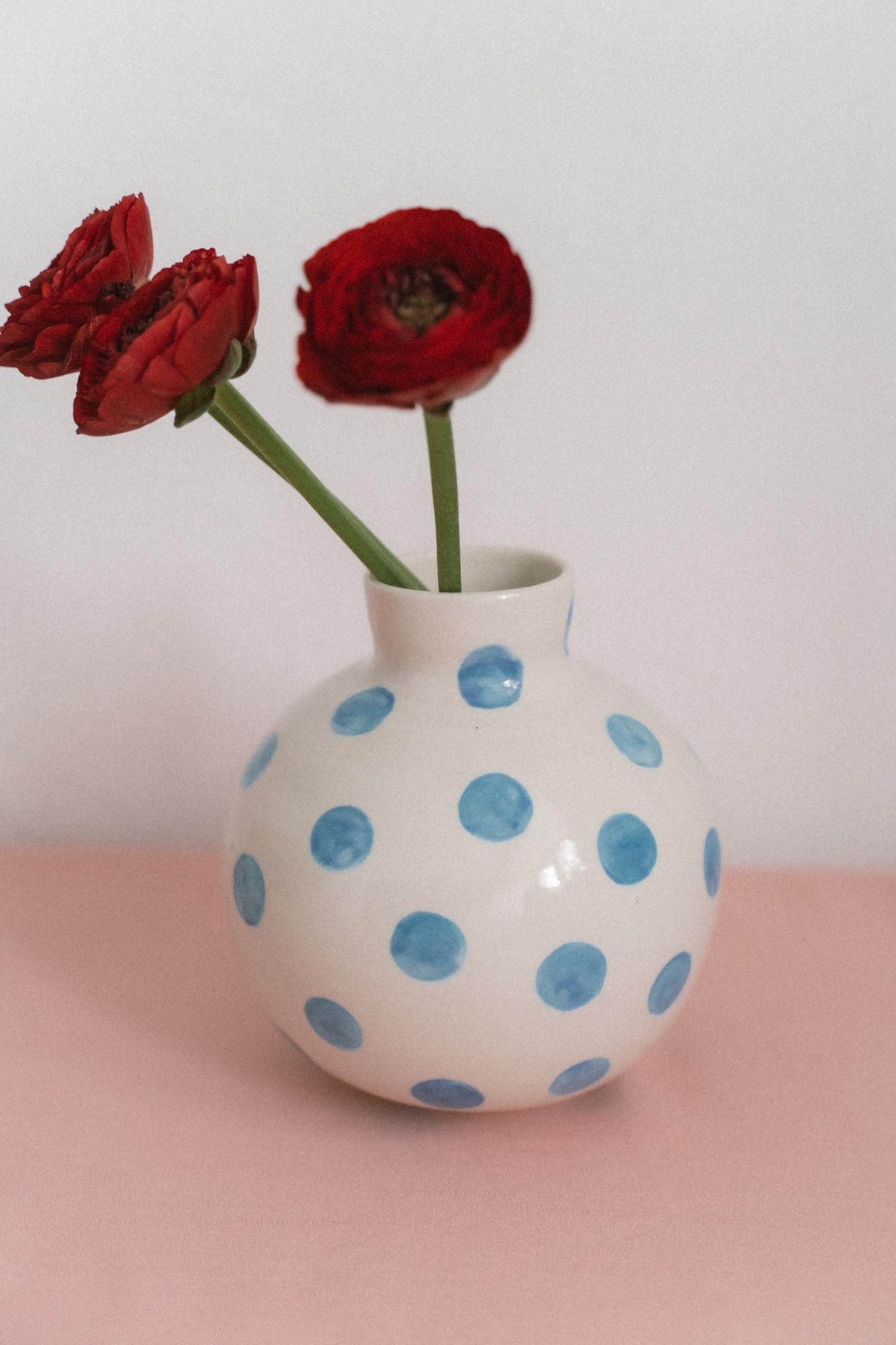 Ваза голубой горошек