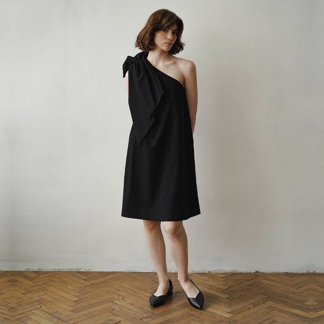 Платье мини c бантом на одно плечо 'Asti'