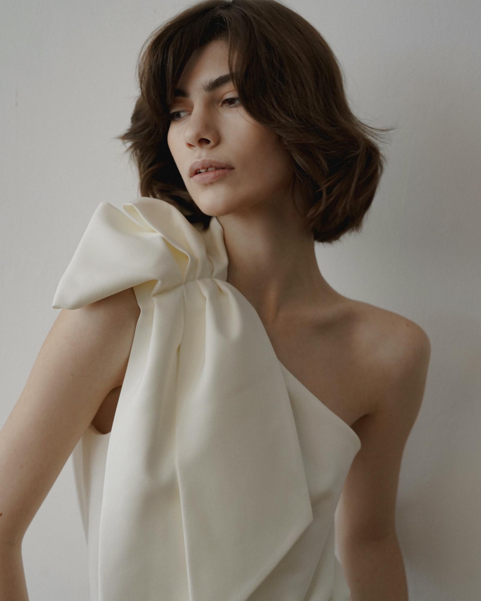 Топ с бантом на одно плечо 'Renée'