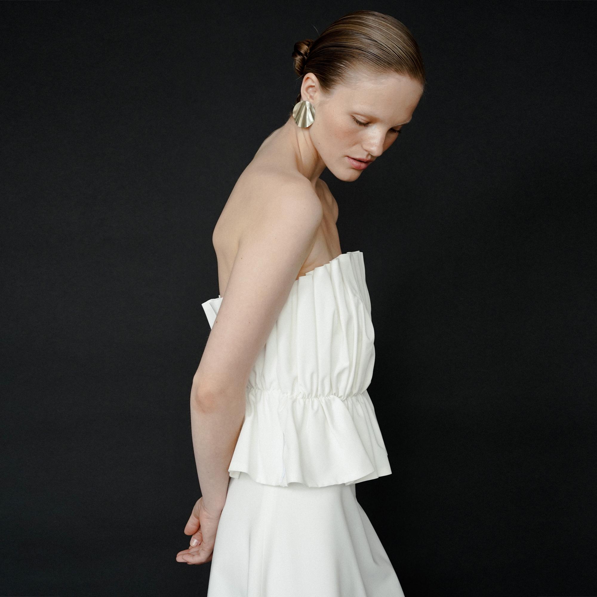 Топ с драпировкой и открытыми плечами 'Souffle'