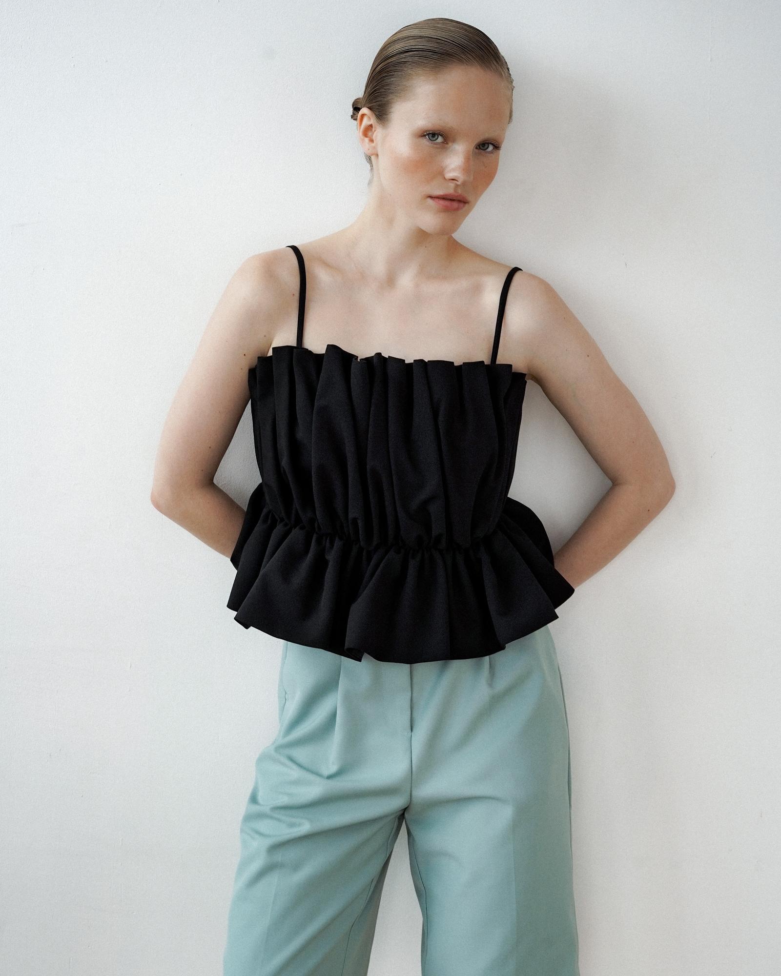 Топ с драпировкой и открытыми плечами 'Souffle'