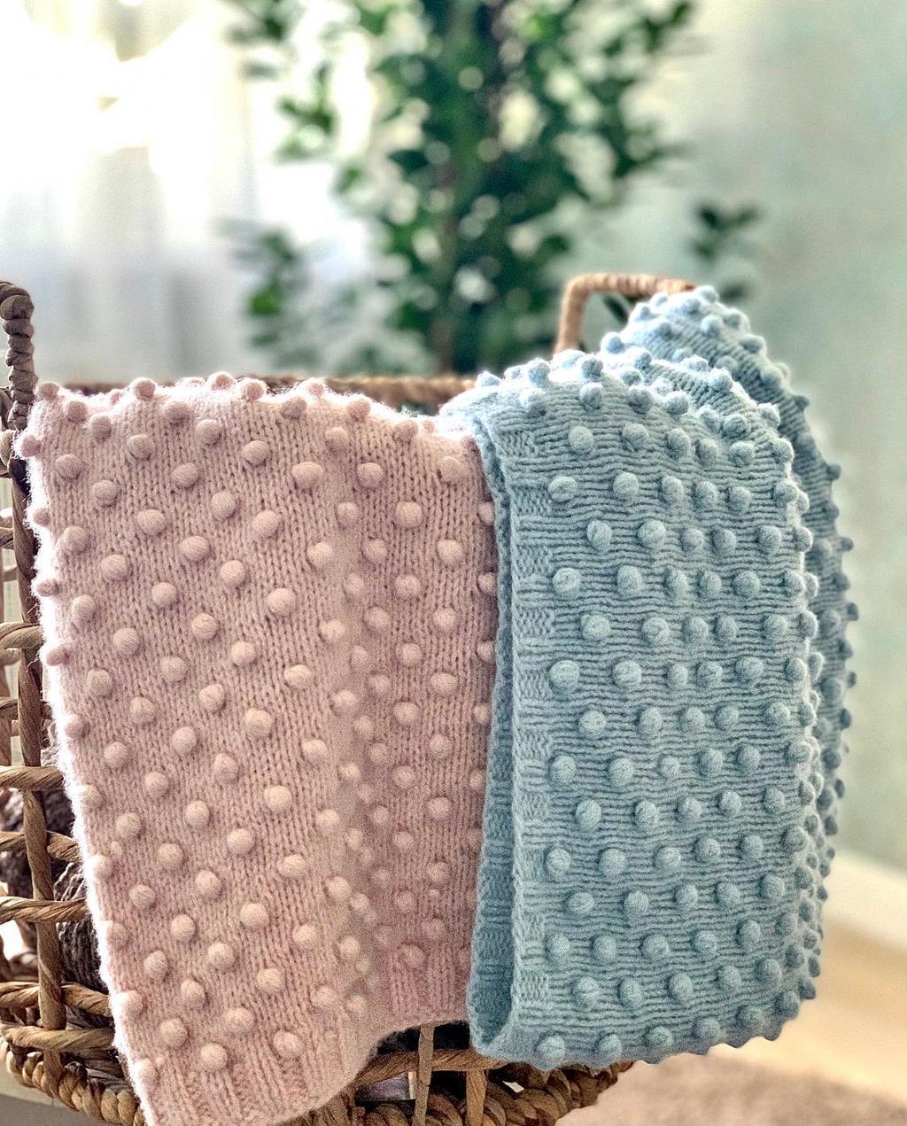 Снуд с мелкими шишечками + шапка бини "Crazy pearls"