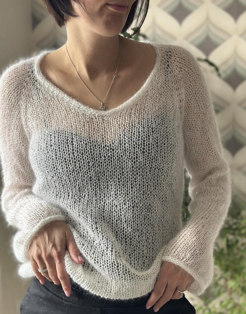 Паутинка с V-вырезом