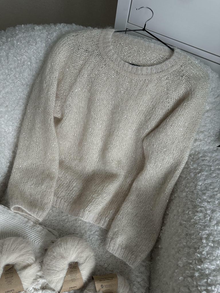 Джемпер с пайетками Shine