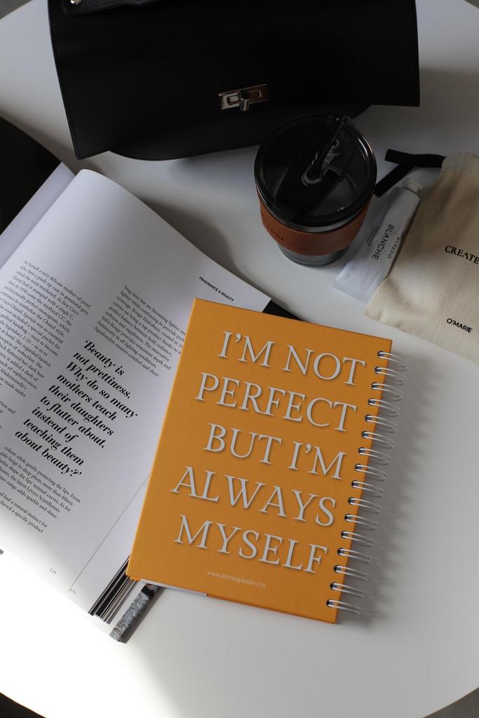 Недатированный ежедневник  в твердой обложке Yellow