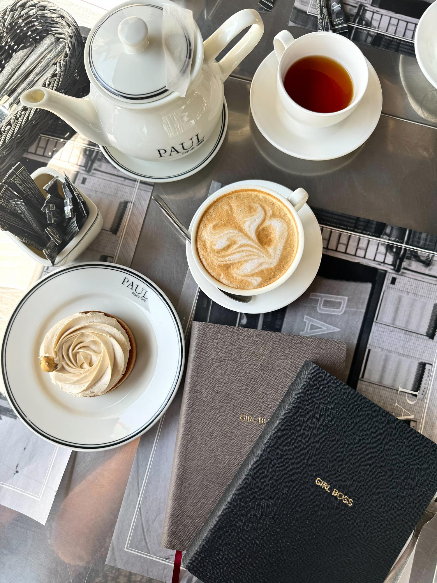 Ежедневник недатированный А5 GIRL BOSS Safiano черный/тауп