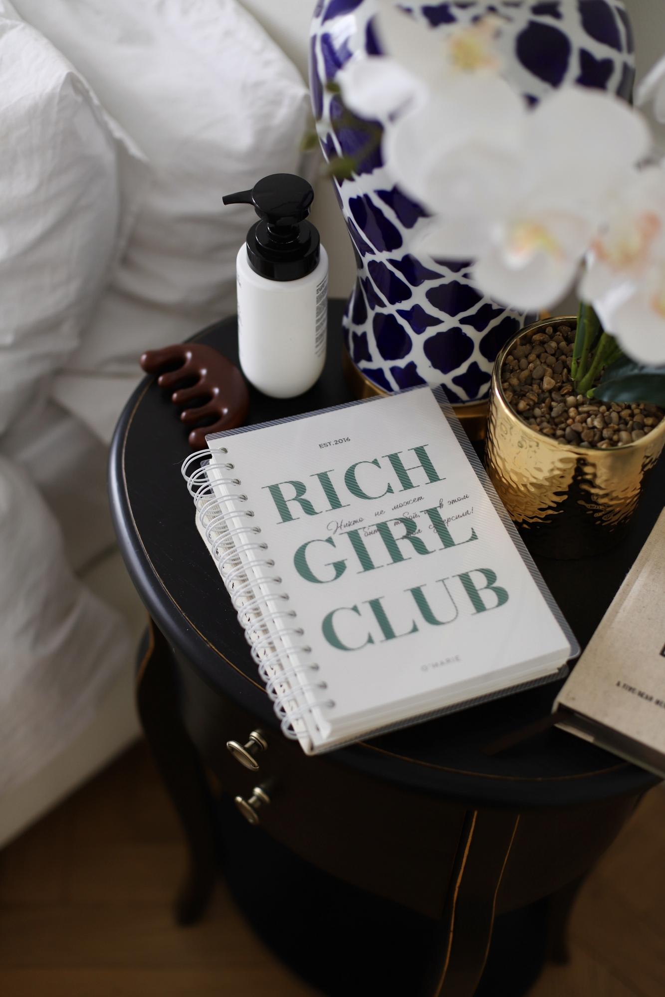 Ежедневник на пружине Rich Girl Club 2.0 с двойной обложкой +12 цветных разделителей