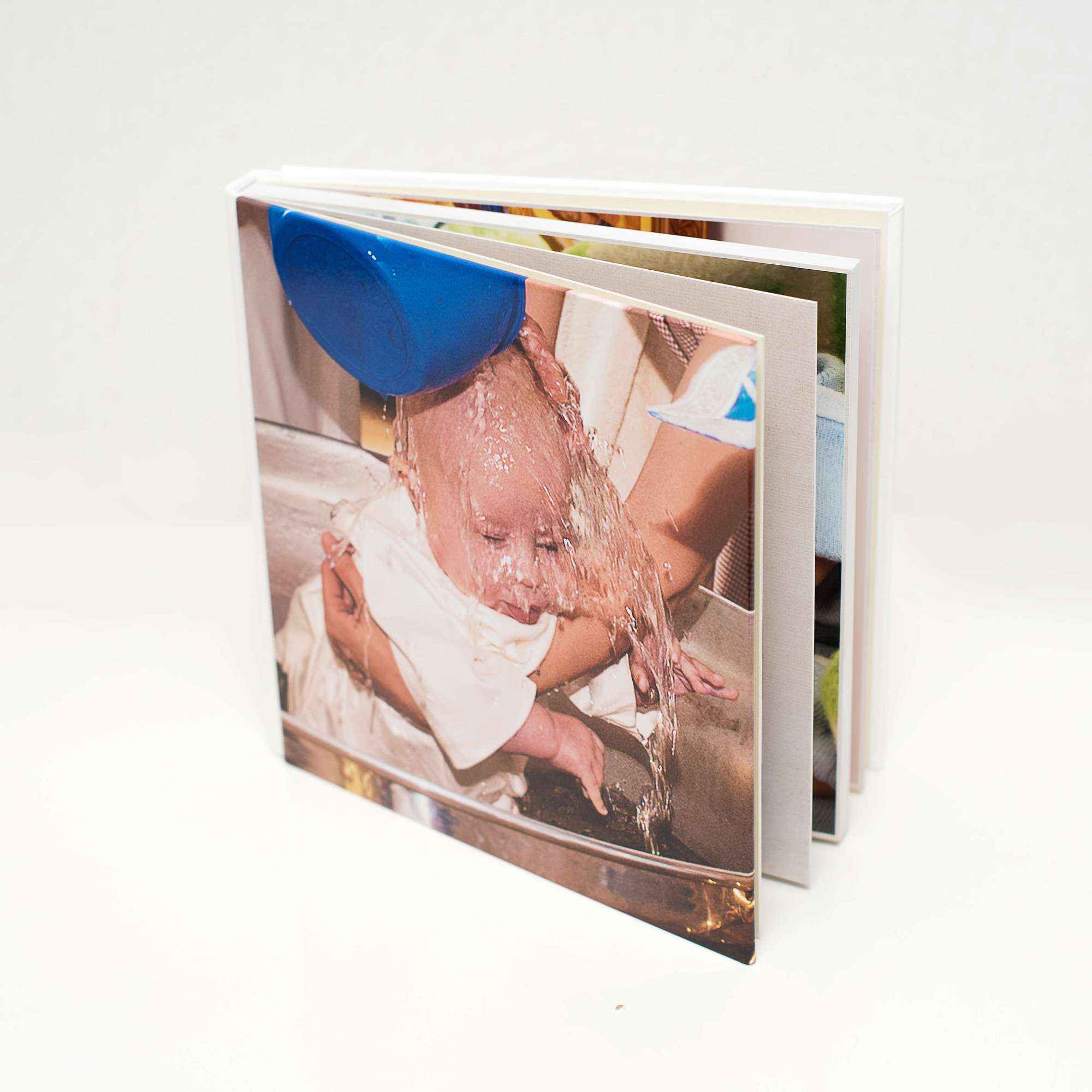 Фотокнига Премиум 20*20 см, 10 разворотов ( обложка из кожи)