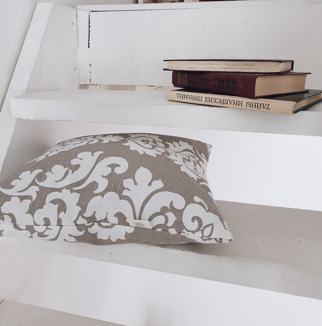 Чехол на подушку Светлые узоры