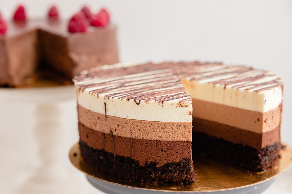 Три шоколада