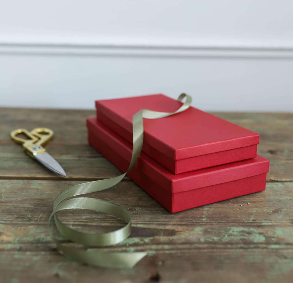 Коробка под перчатки