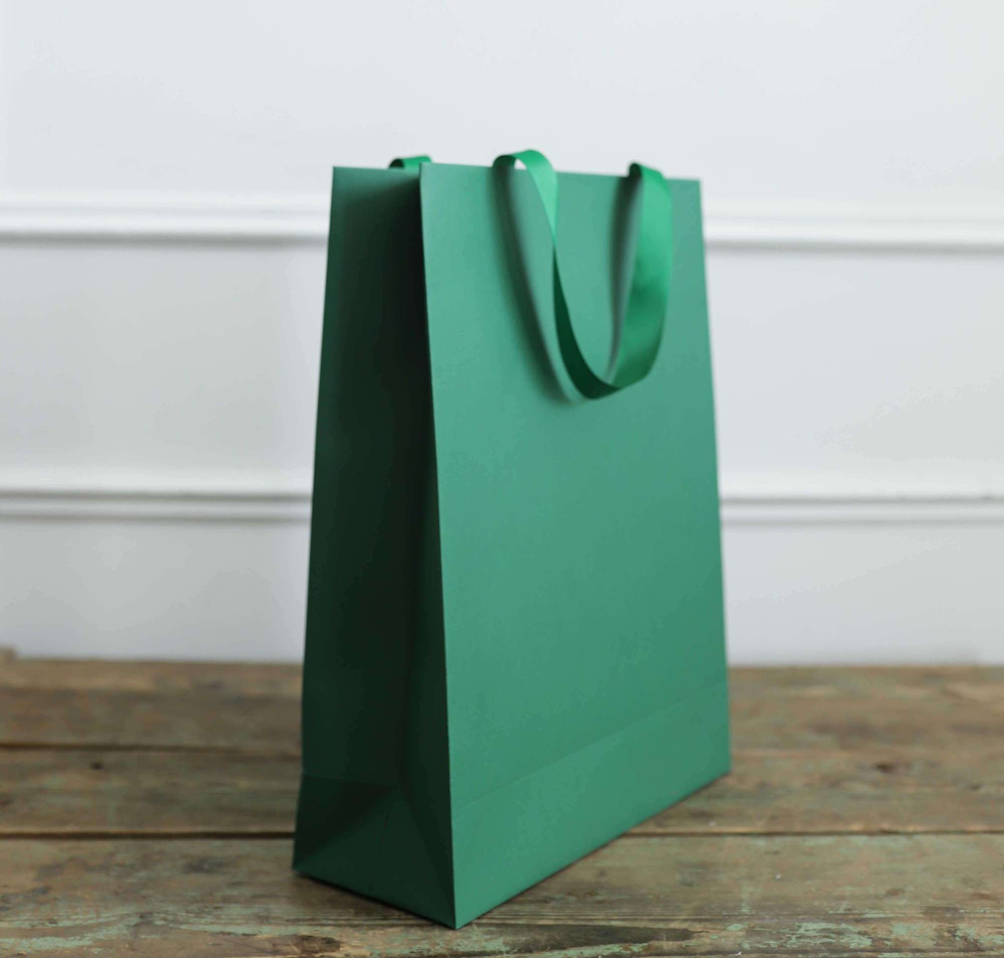 Пакет однотонный  30х40х12