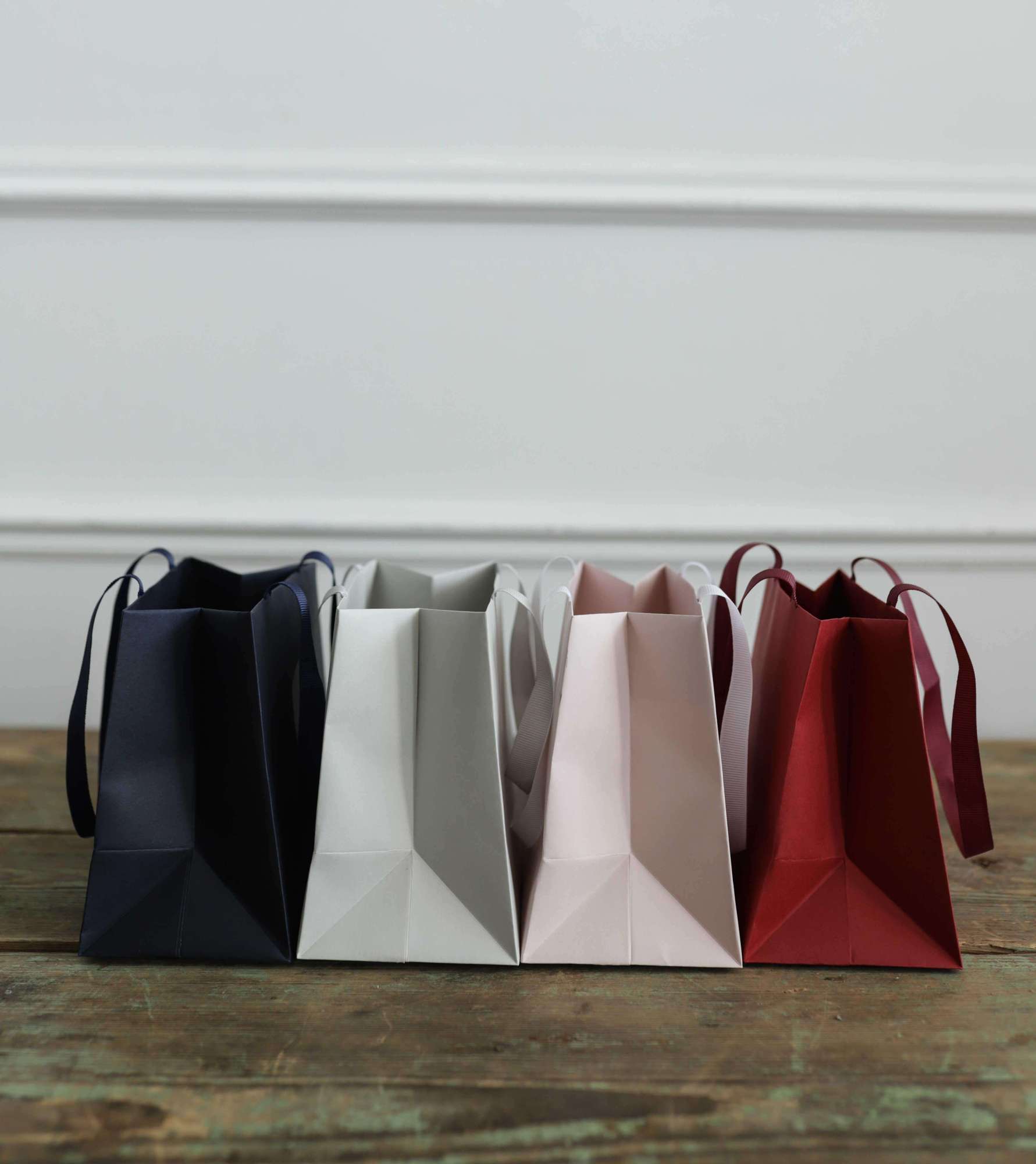 Пакет однотонный 16x14x9