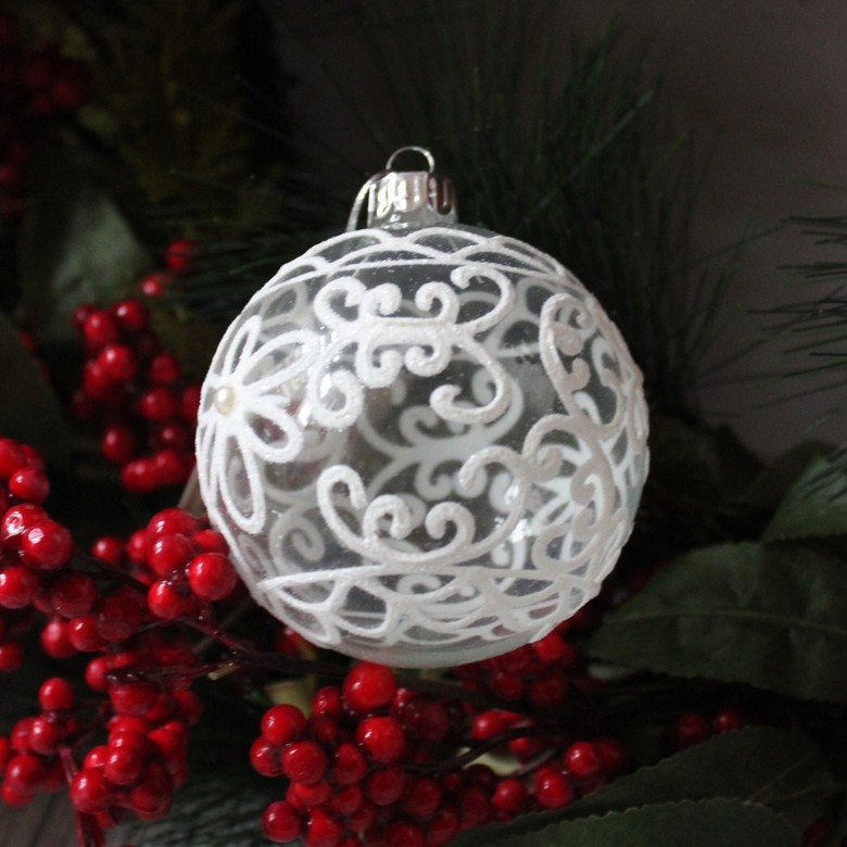Ёлочный шар "Белые узоры"