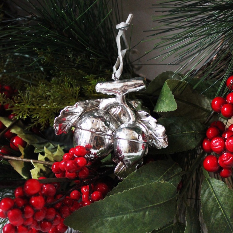 Ёлочная игрушка "Жёлуди"