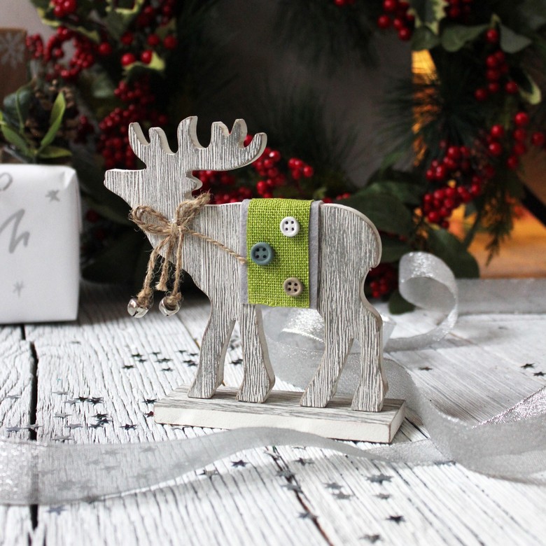 Новогодний декор "Олень" с пуговками