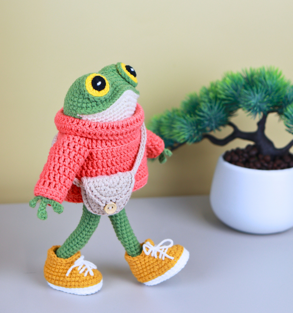 лягушка крючком, вязаная лягушка, лягушонок амигуруми