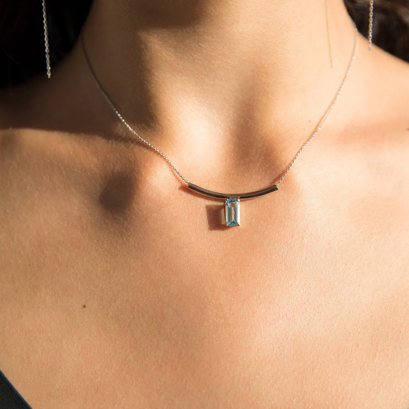 Подвеска "ARC" с голубым топазом