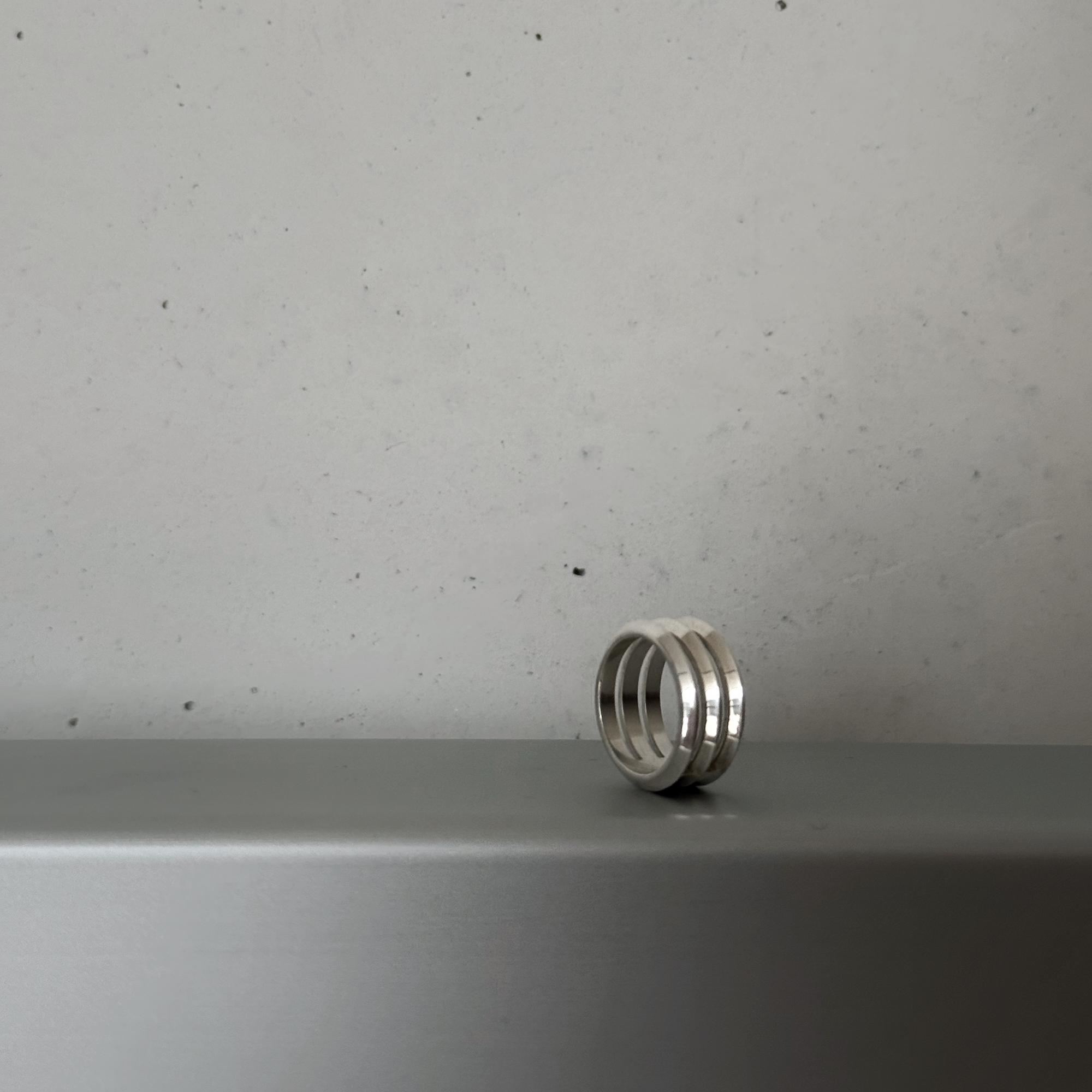 Кольцо тройное с гранями на вторую фалангу