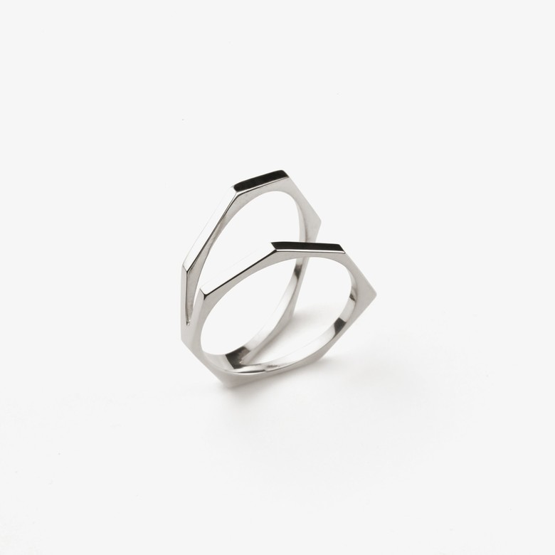 Двойное кольцо с гранями