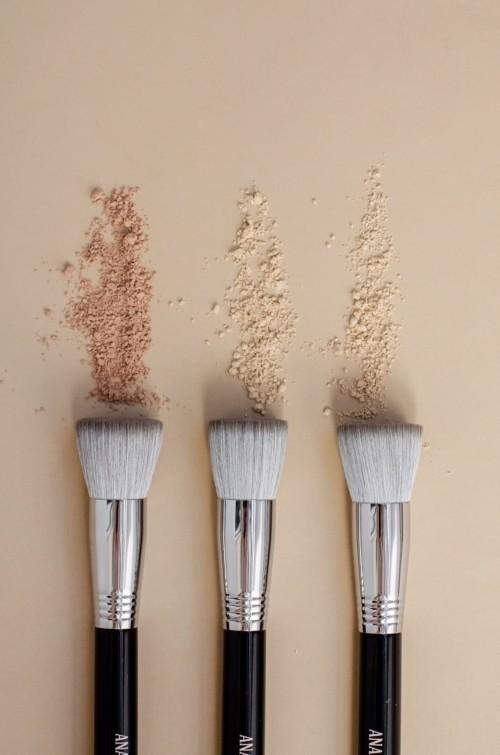 Кисть флэт-топ для минеральной основы, Anaminerals