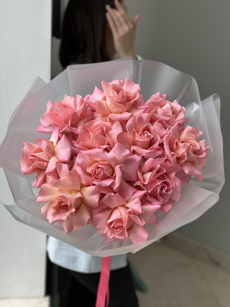 МОНОБУКЕТ ИЗ ФРАНЦУЗСКИХ РОЗ HERMOSA 80