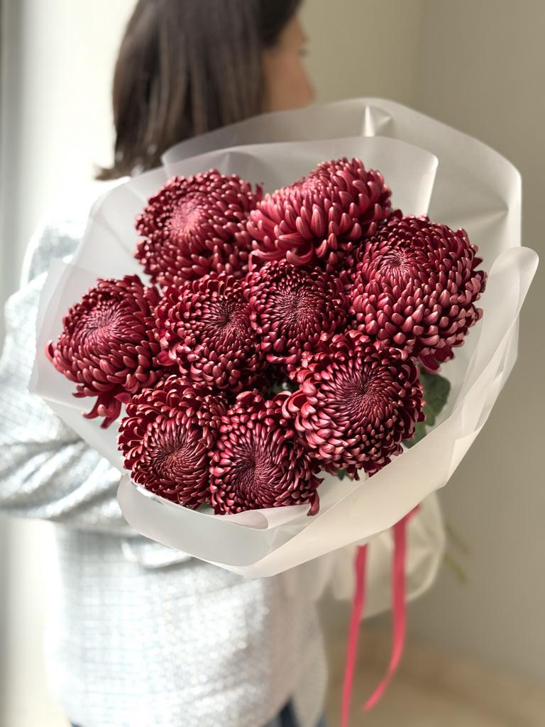 МОНОБУКЕТ ИЗ ХРИЗАНТЕМ БИГУДИ 01