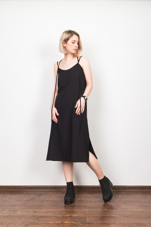 Платье с лентами